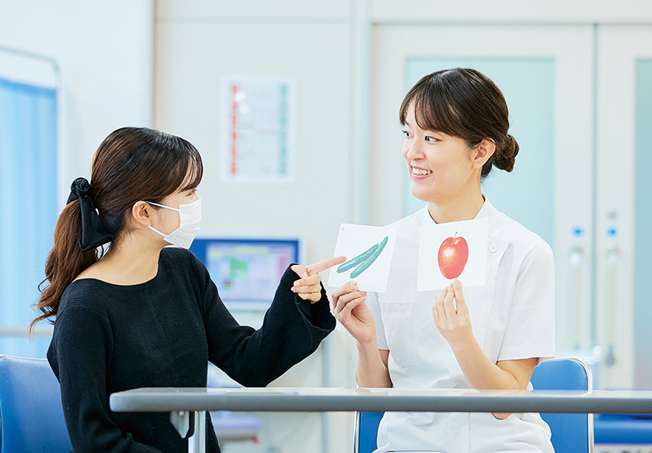 新人教育では、実践して見せることを重視
